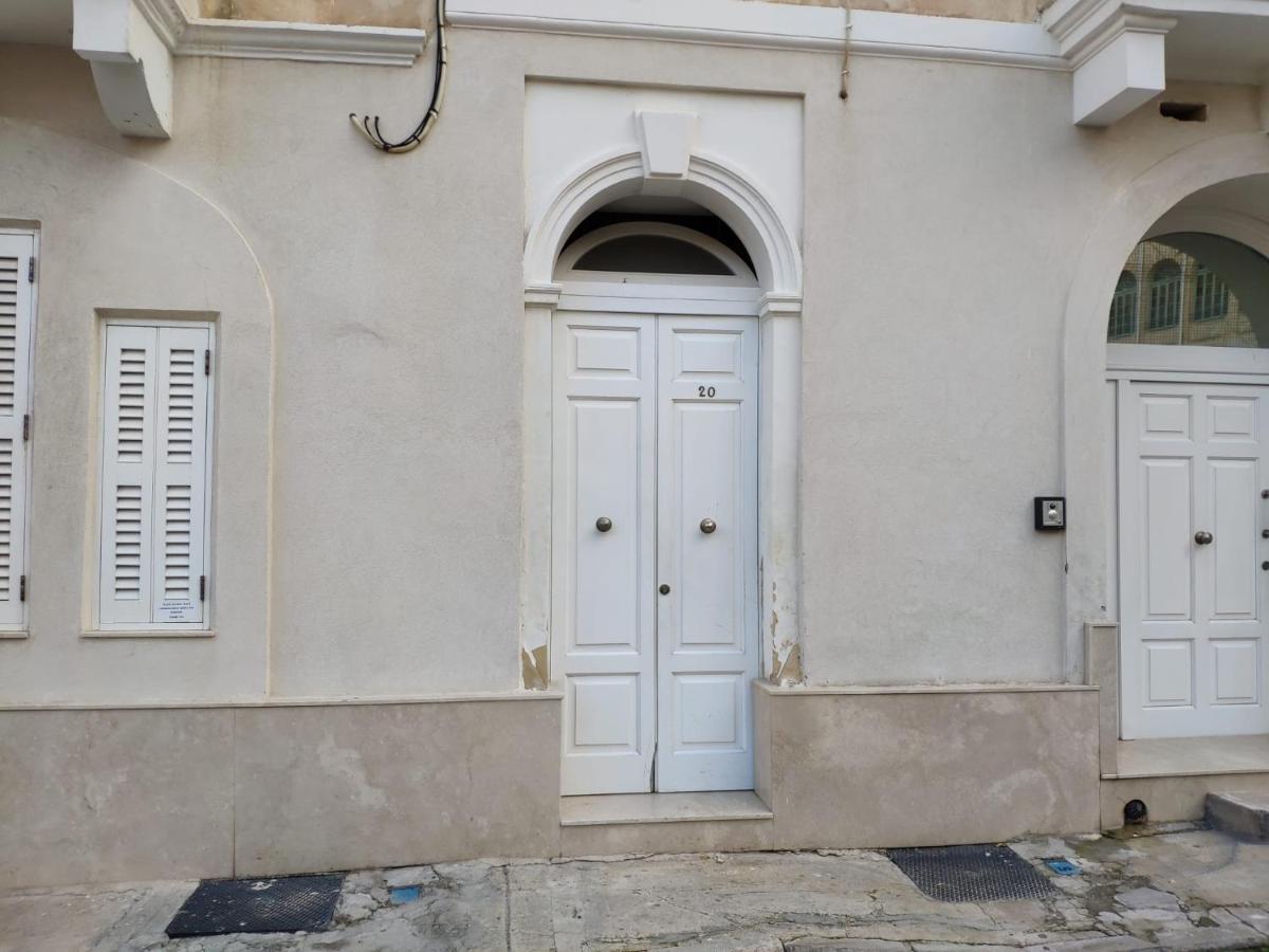 Bright And Central 2 Bedroom Apartment In Sliema Dış mekan fotoğraf